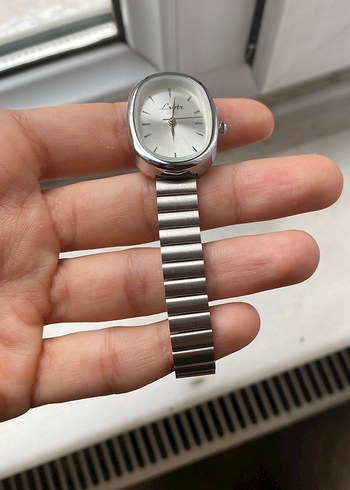 Diğer Gri Minimalist Kadın Kol Saati