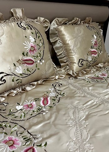 Vintage İşlemeli Parlak Yatak Örtüsü - Görsel 2