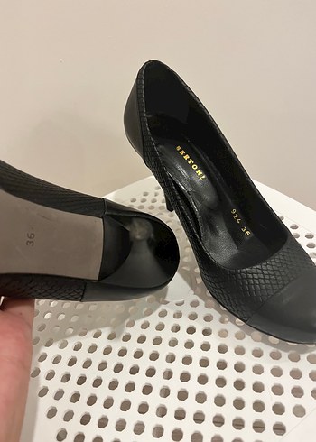 Siyah Yılan Desenli Stiletto Topuklu Kadın Ayakkabı - Görsel 3