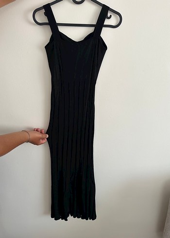 H&M Siyah Midi Askılı Elbise - Görsel 6
