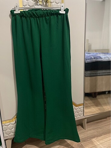Yeşil İspanyol paça pantolon