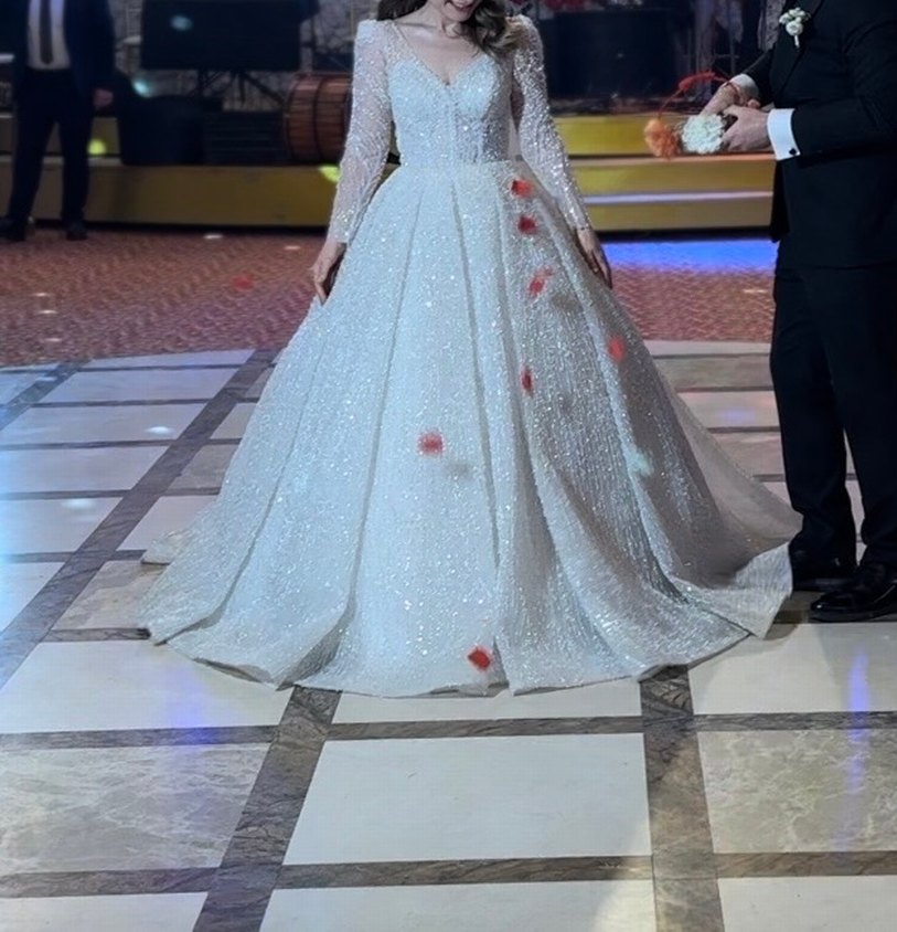 UZUN KOLLU V YAKA TAŞLI TASARIM GELİNLİK - Görsel 5