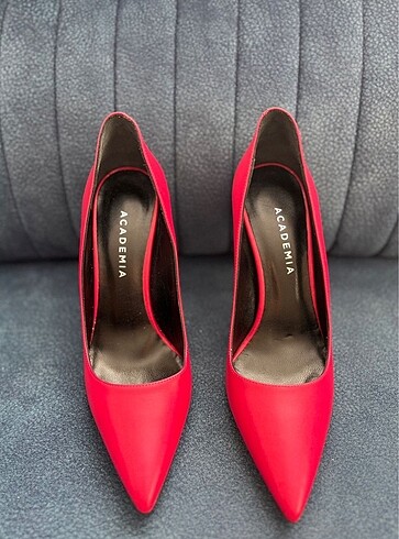 Academia Stiletto