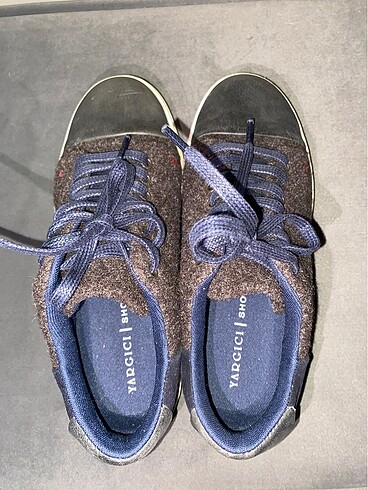 YARGICI SNEAKERS