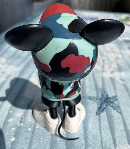  Beden Mickey Mouse Heykel