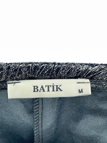 m Beden siyah Renk Batik Düz Kesim %70 İndirimli.