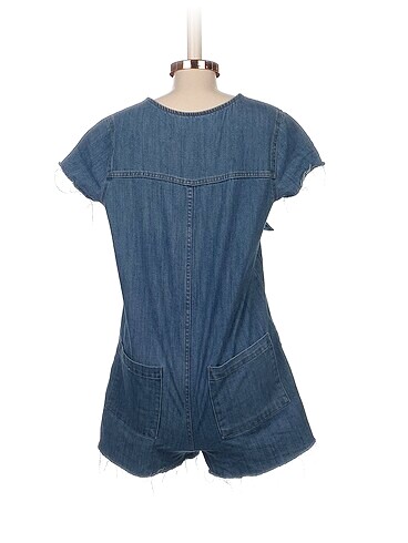 m Beden Pull and Bear Kısa Tulum %70 İndirimli.