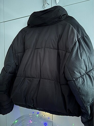 30 Beden siyah Renk Bershka Kadın Şişme Mont