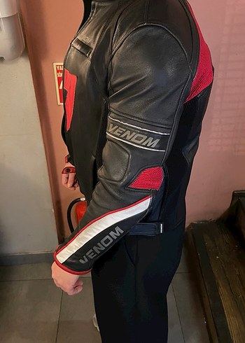 Kemer Detaylı Erkek Kırmızı Biker Deri Ceket - Görsel 5