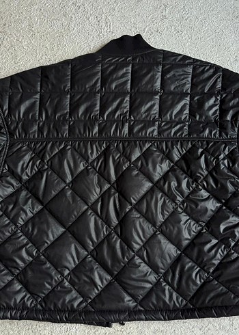 Siyah Kadın Oversize Kapitone Mont - Görsel 6