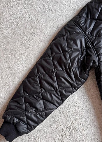 Siyah Kadın Oversize Kapitone Mont - Görsel 3