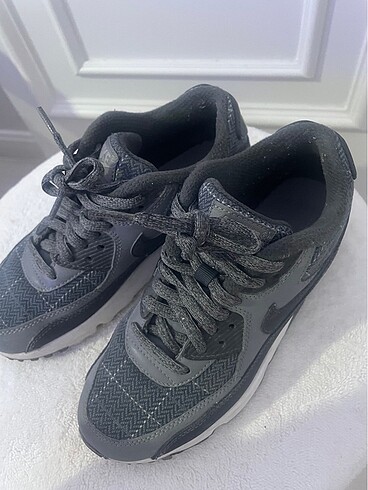 36,5 Beden gri Renk Nike gri renk spor ayakkabı