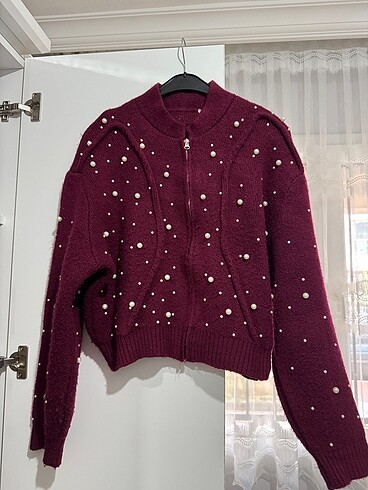 ZARA İNCİLİ HIRKA