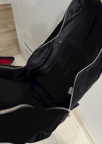 Bershka Kadın Siyah Süet Fermuarlı Sırt Çantası - Görsel 2