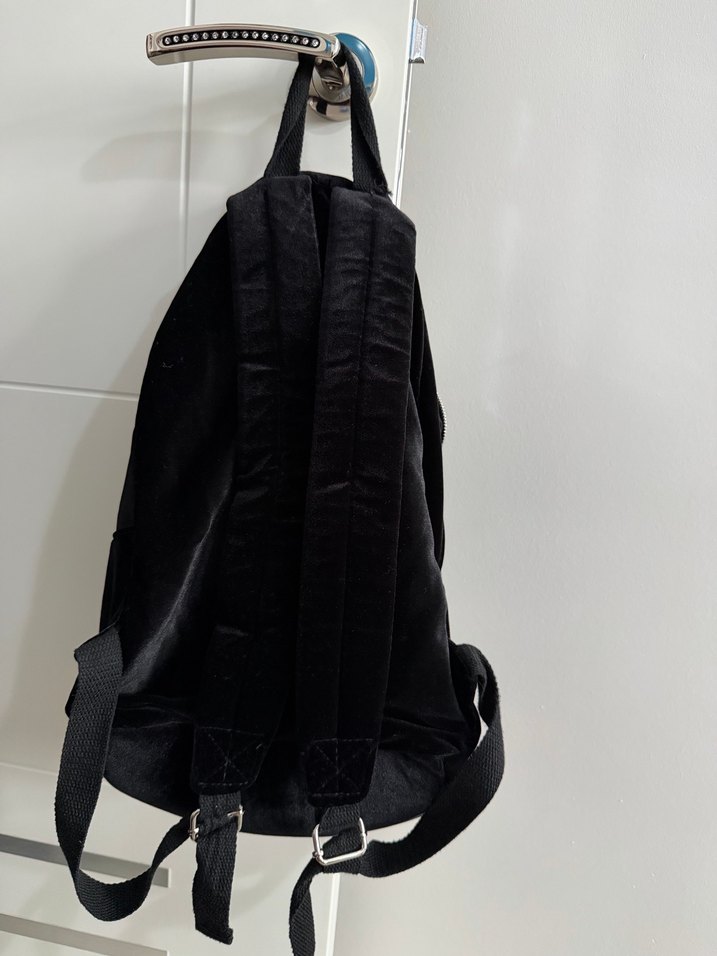 Bershka Kadın Siyah Süet Fermuarlı Sırt Çantası - Görsel 3