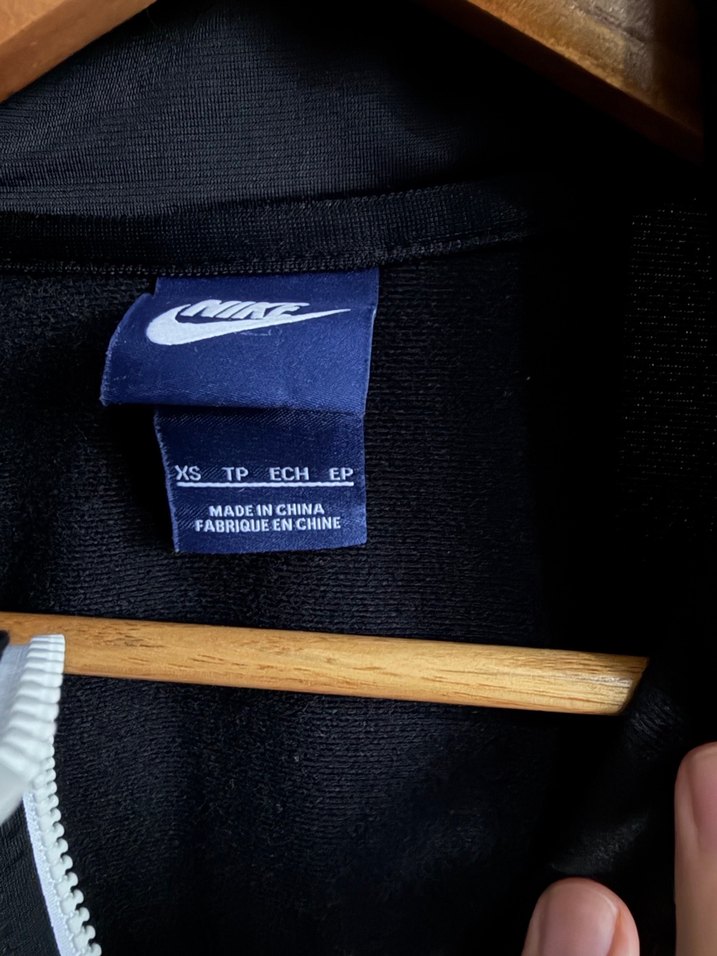 Nike Siyah Fermuarlı Kadın Ceket - Görsel 2