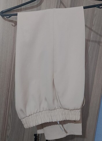 Bej rengi kumaş pantolon 