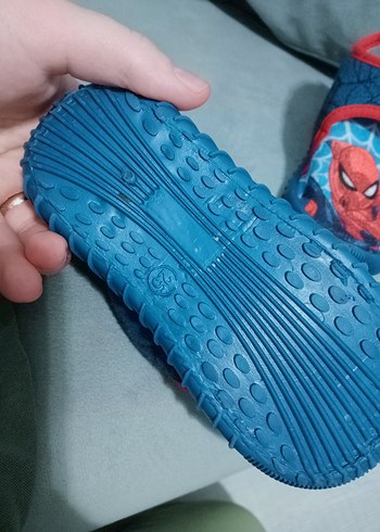 Erkek Çocuk Renkli Örümcek Adam Desenli Kaydırmaz Ev Terliği - Görsel 6