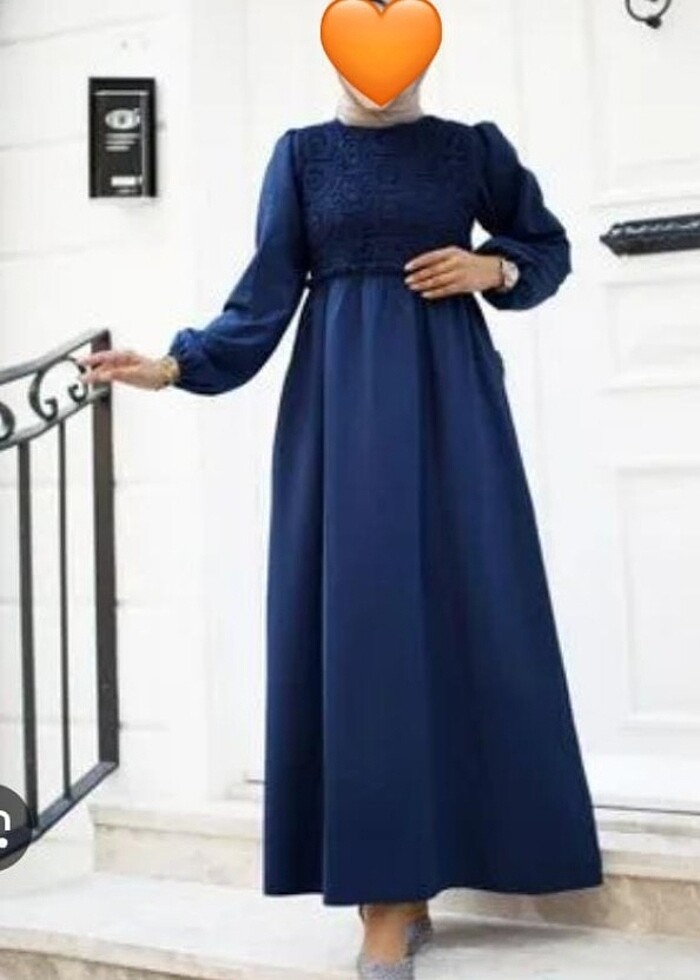 Önü dantelli lacivert tesettür elbise - Görsel 2