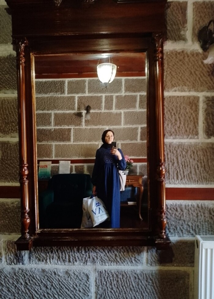 Önü dantelli lacivert tesettür elbise - Görsel 4