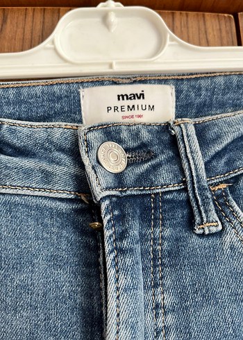 28 Beden mavi Renk Mavi flare jean