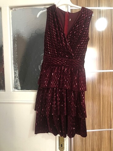 Bordo pullu elbise