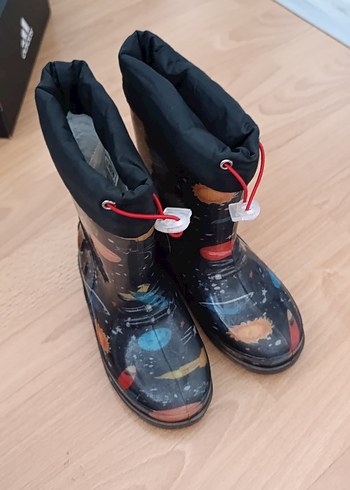 Çok Renkli Erkek Çocuk Bağcıklı Yağmur Botu - Görsel 3