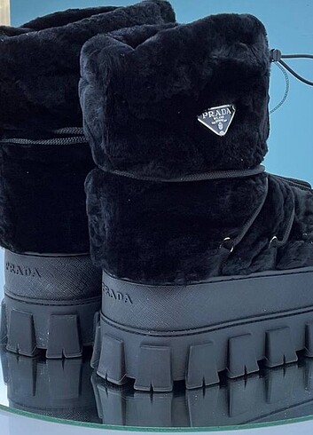 Prada kürklü apres ski kısa bot 