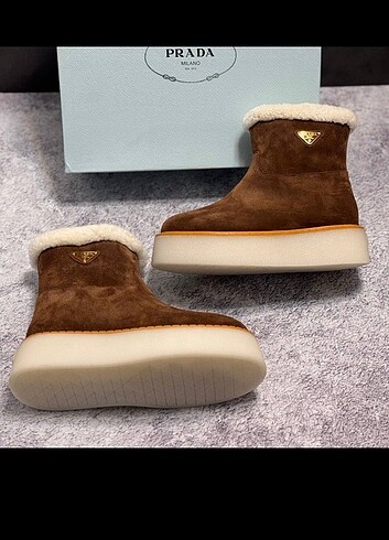 37 Beden kahverengi Renk Prada suede booties