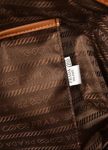 Beden PRADA - Re-Edition 1978 Large Suede Tote Bag