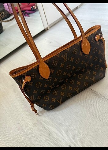 Louis Vuitton neverfull 