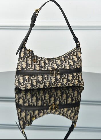 DIOR - 30 Montaigne Cigale Mini Bag