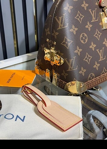  Beden kahverengi Renk Louis Vuitton Alma Trunk Bag 
