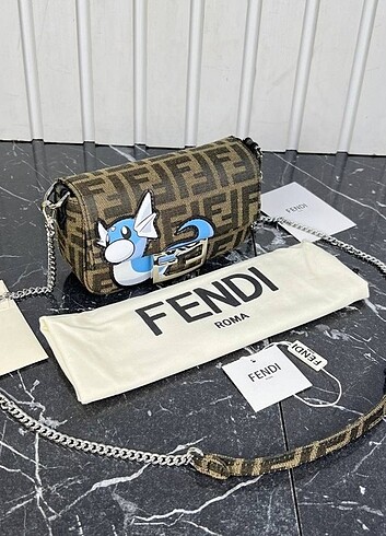 Fendi Fendi Baguette Medium-Small