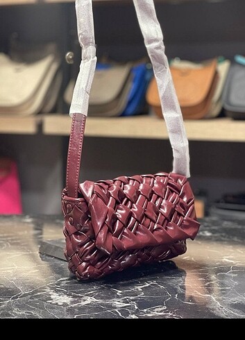  Beden BOTTEGA VENETA SMALL RUMPLE
