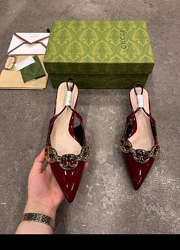 39 Beden GUCCI SLINGBACK WITH MARINA CHAİN