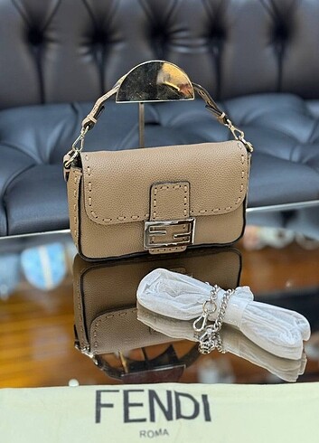 Beden FENDI BAGUETTE MINI