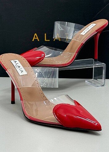 39 Beden kırmızı Renk Alaia Patent Leather Le Coeur Mules 90