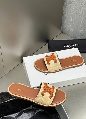 39 Beden CELINE LYMPIA MULE IN RAFFIA