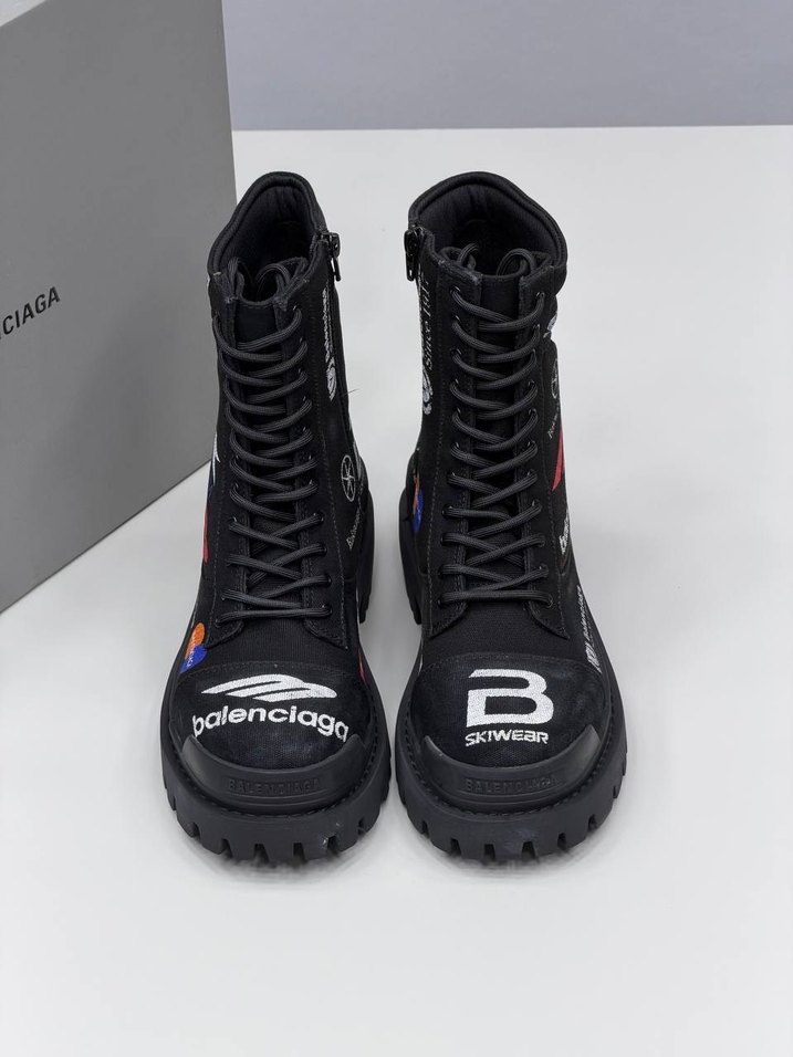 Balenciaga Combat Strike - Görsel 5