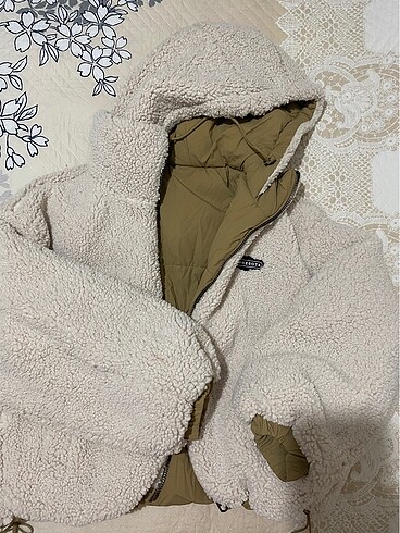 Bershka Süni yün mont çift taraflı