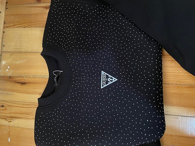 Guess Swetshirt