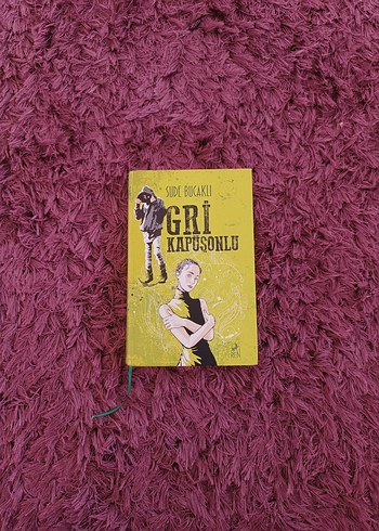 Gri Kapüşonlu - Sude Bucaklı