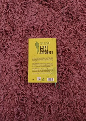 Gri Kapüşonlu - Sude Bucaklı