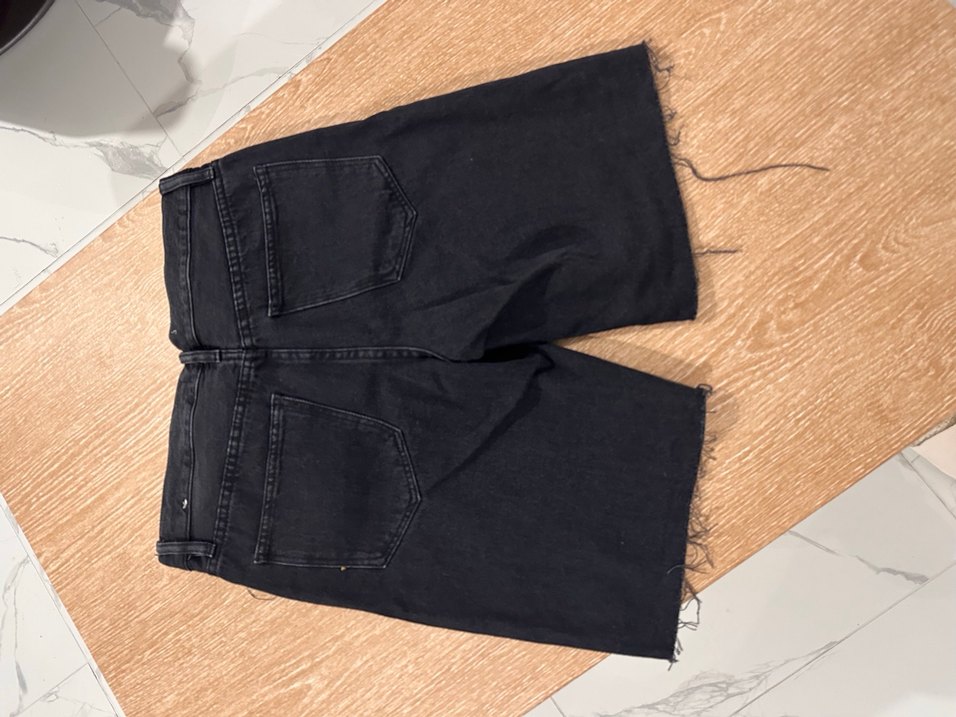 Düz Siyah Midi Denim Şort - Görsel 3