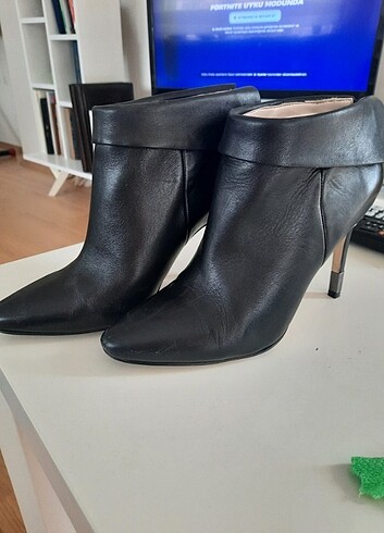 40 Beden siyah Renk Guess topuklu bot
