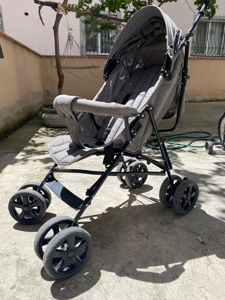 Gri ve Siyah Bebek Arabası Katlanabilir - Görsel 5