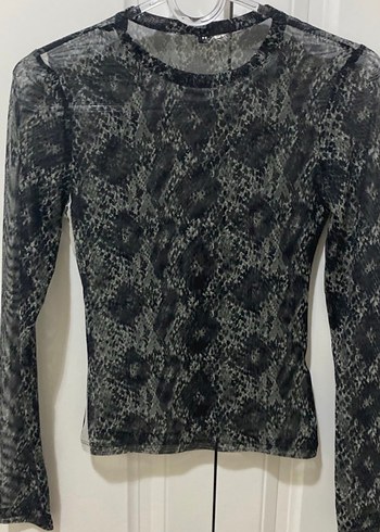 Gri Yılan Desenli Dantel Detaylı Bluz - Görsel 2