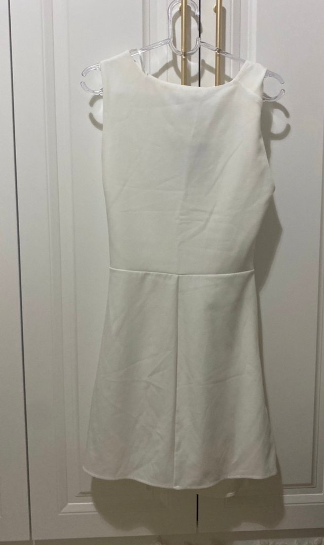 Drapeli Beyaz V Yaka Mini Elbise - Görsel 4