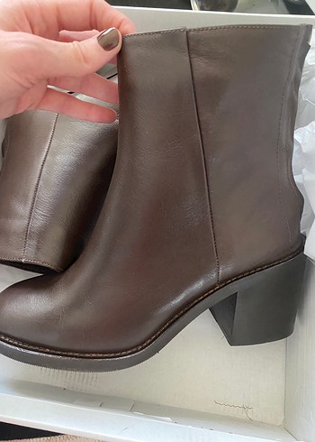 Kahverengi Deri Kadın Topuklu Bot - Görsel 8